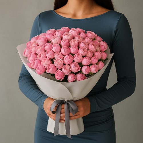 Букет кустовых пионовидных роз «Розовое вдохновение»