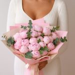Женские букеты с пионами